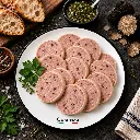 Plato gourmet de salchicha con trufa.webp